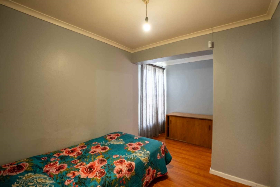 5 Bedroom Property for Sale in Electric City Western Cape